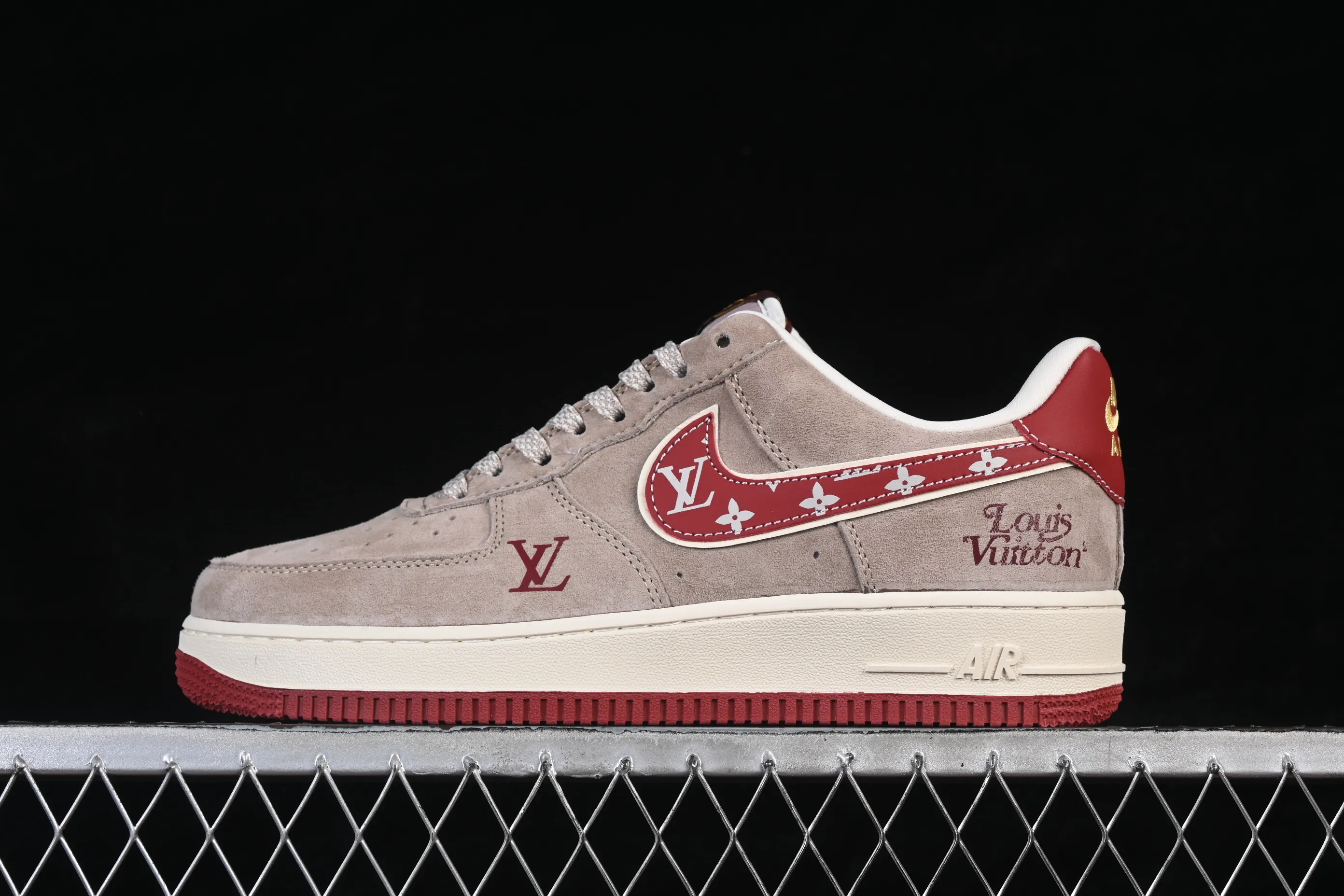 All categories Nk Air Force 1 Air Force series Nk Air Force 1 Low Air Force low-top Nike Air Force 1'07 Low gray red suede Air Force 1 low-top casual sneakers KL1688-002